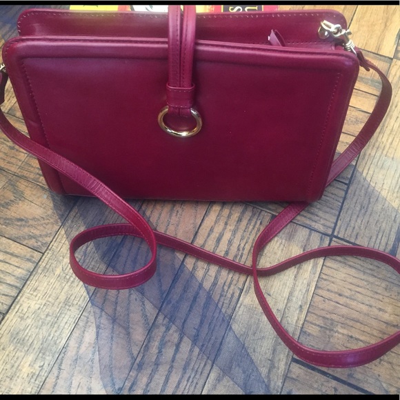 Chaus Handbags - CHAUS VTG Crossbody LEATHER 90's CLUTCH Bag GORG